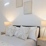 York Elegant Central Flat - Sleeps 5 - Gym