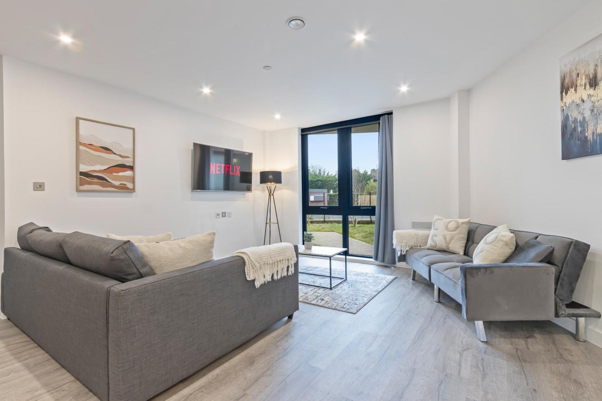 Elegant Flat - Sleeps 5 - Gym Apartment *